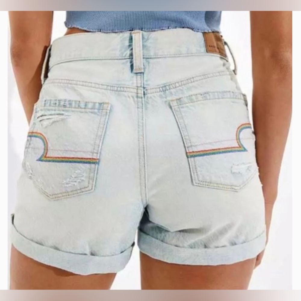 American Eagle pride collection mom short